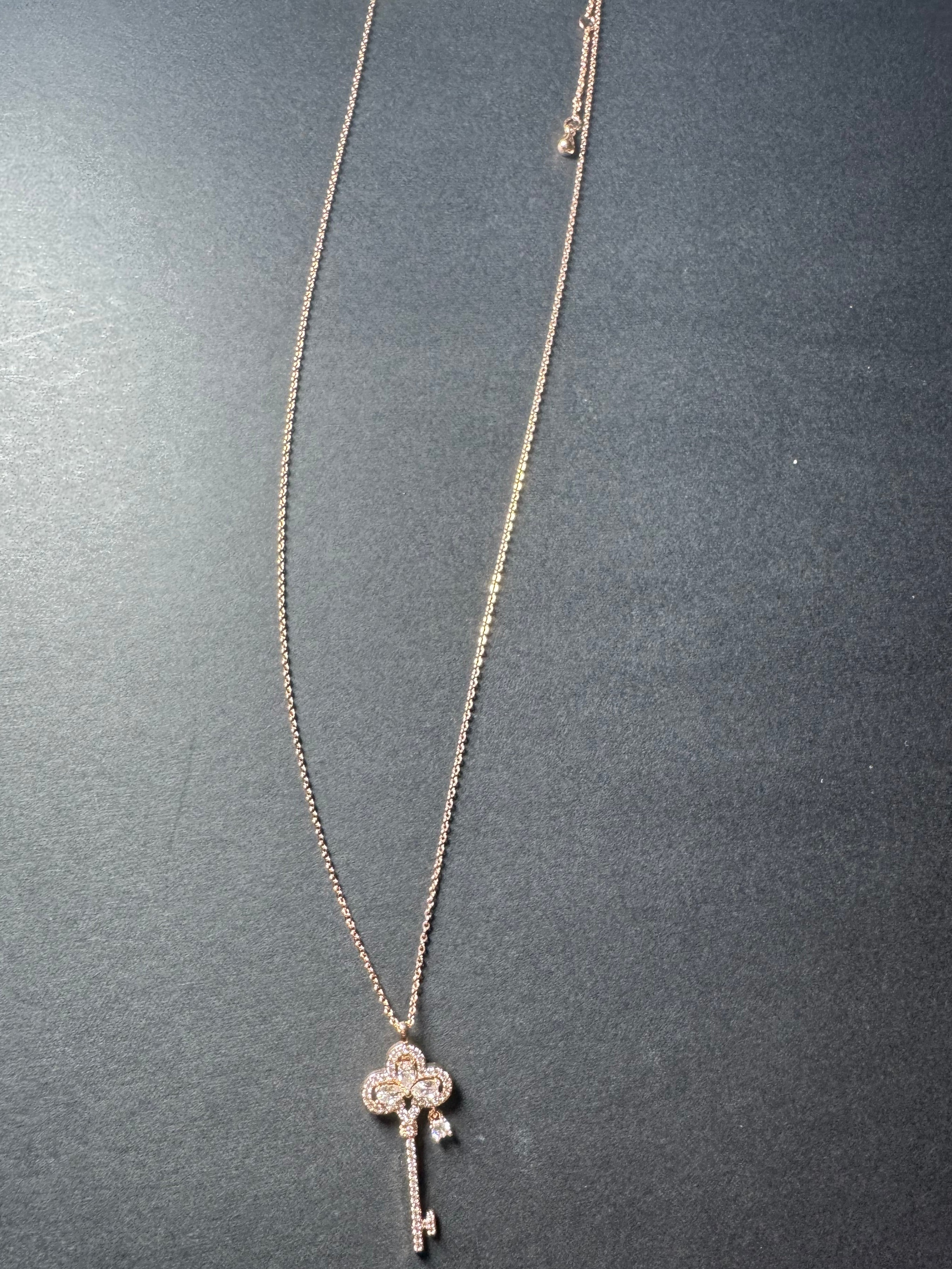 Luxe Clover Key Pendant Necklace