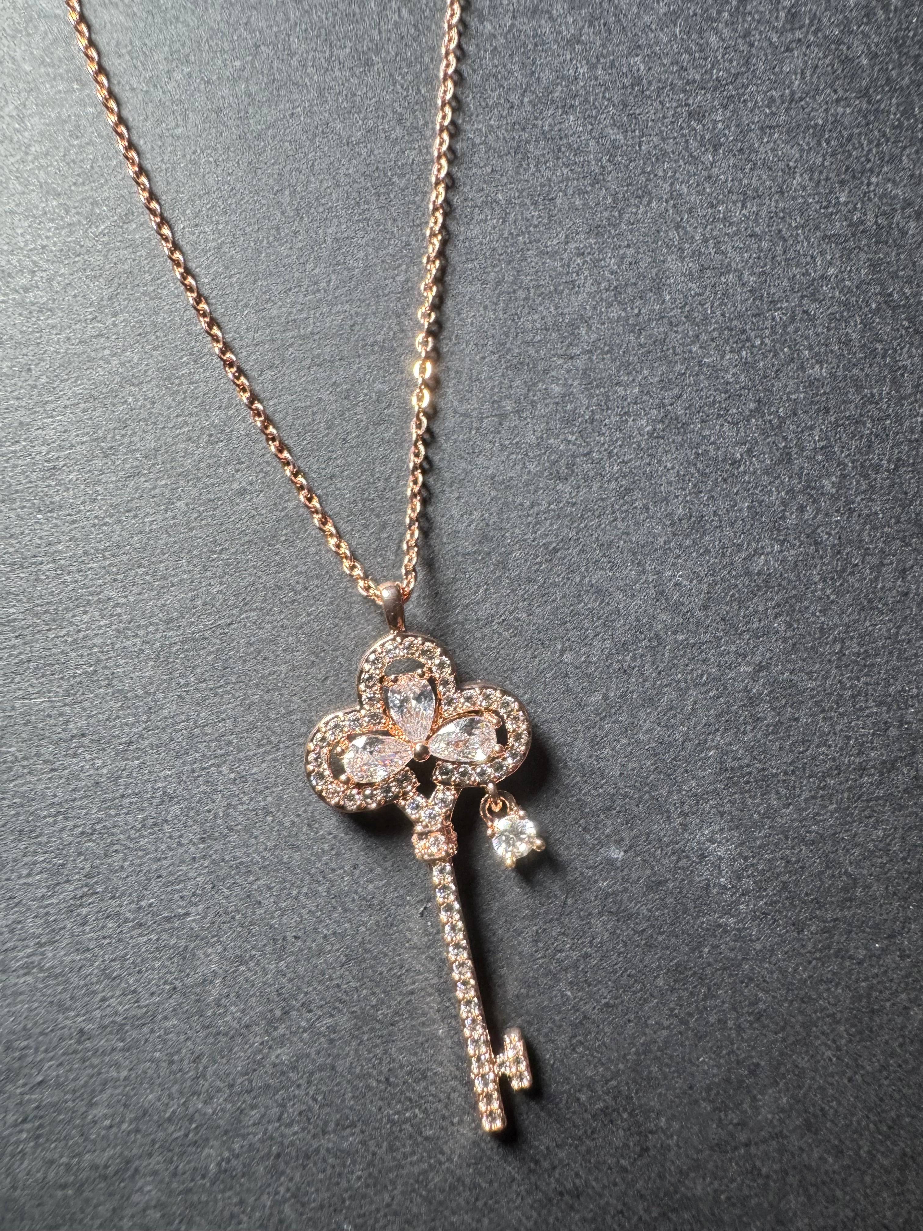 Luxe Clover Key Pendant Necklace
