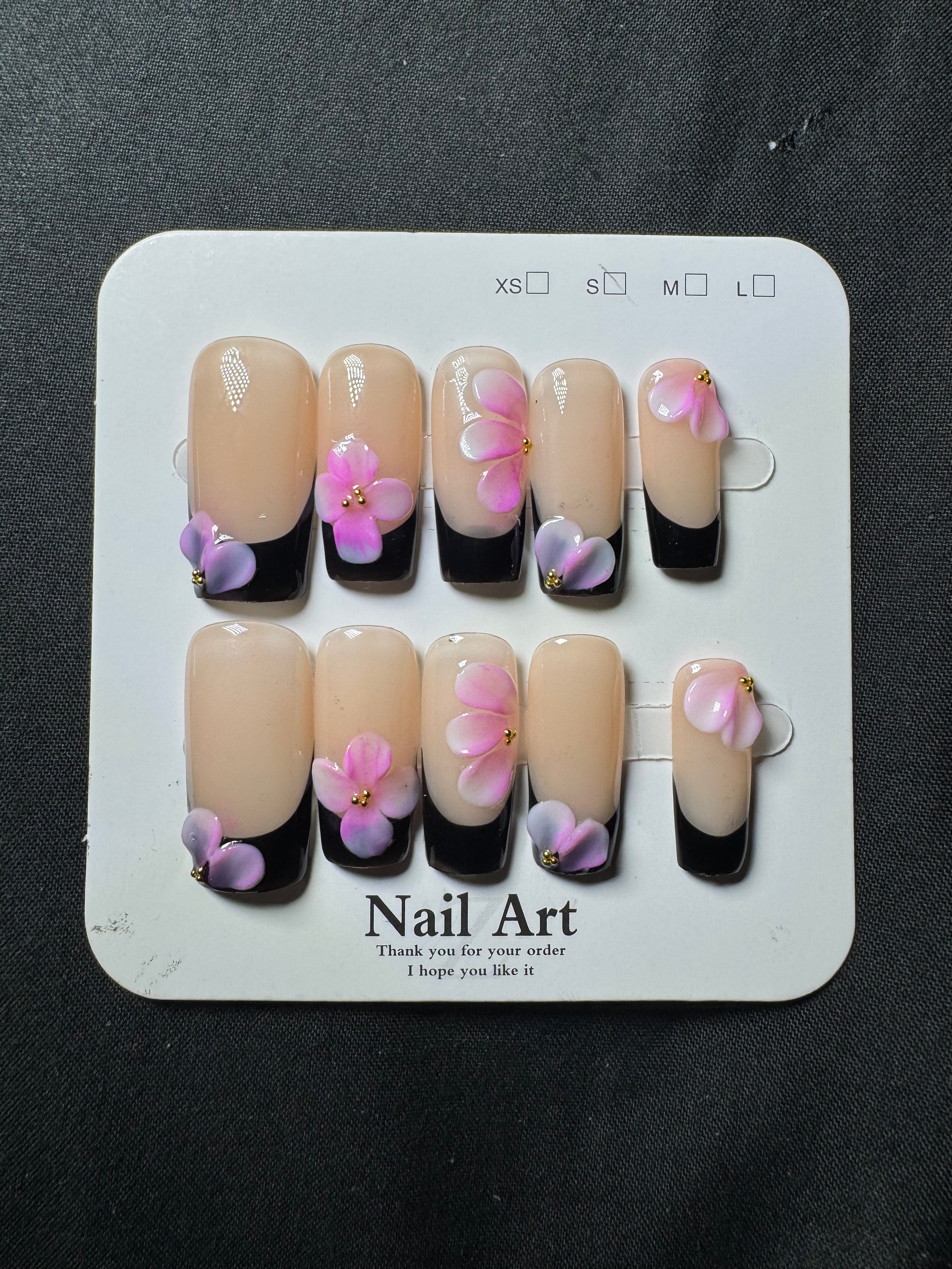Noir Petal Luxe