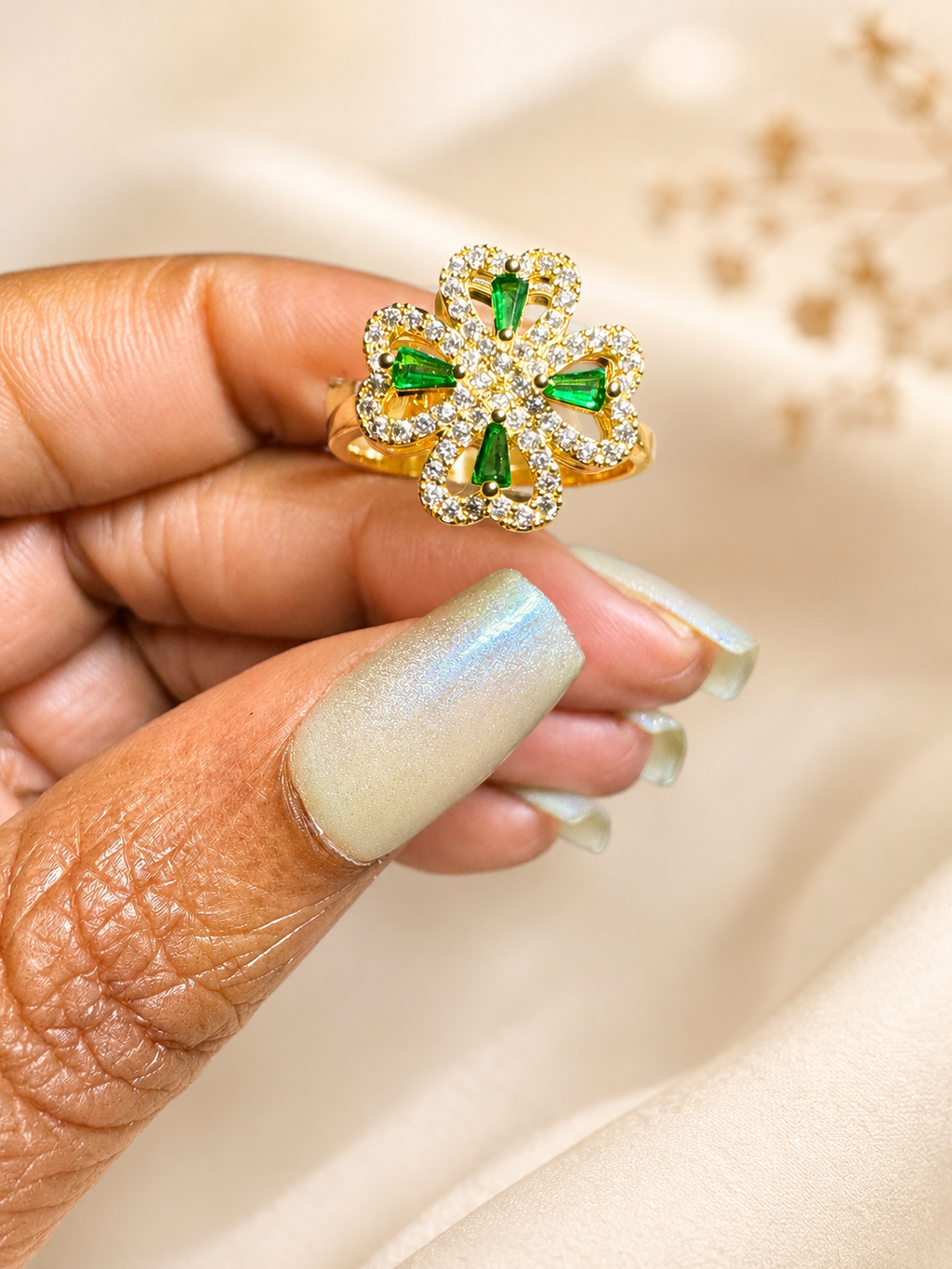 Emerald Clover Bloom Adjustable Spinner Ring