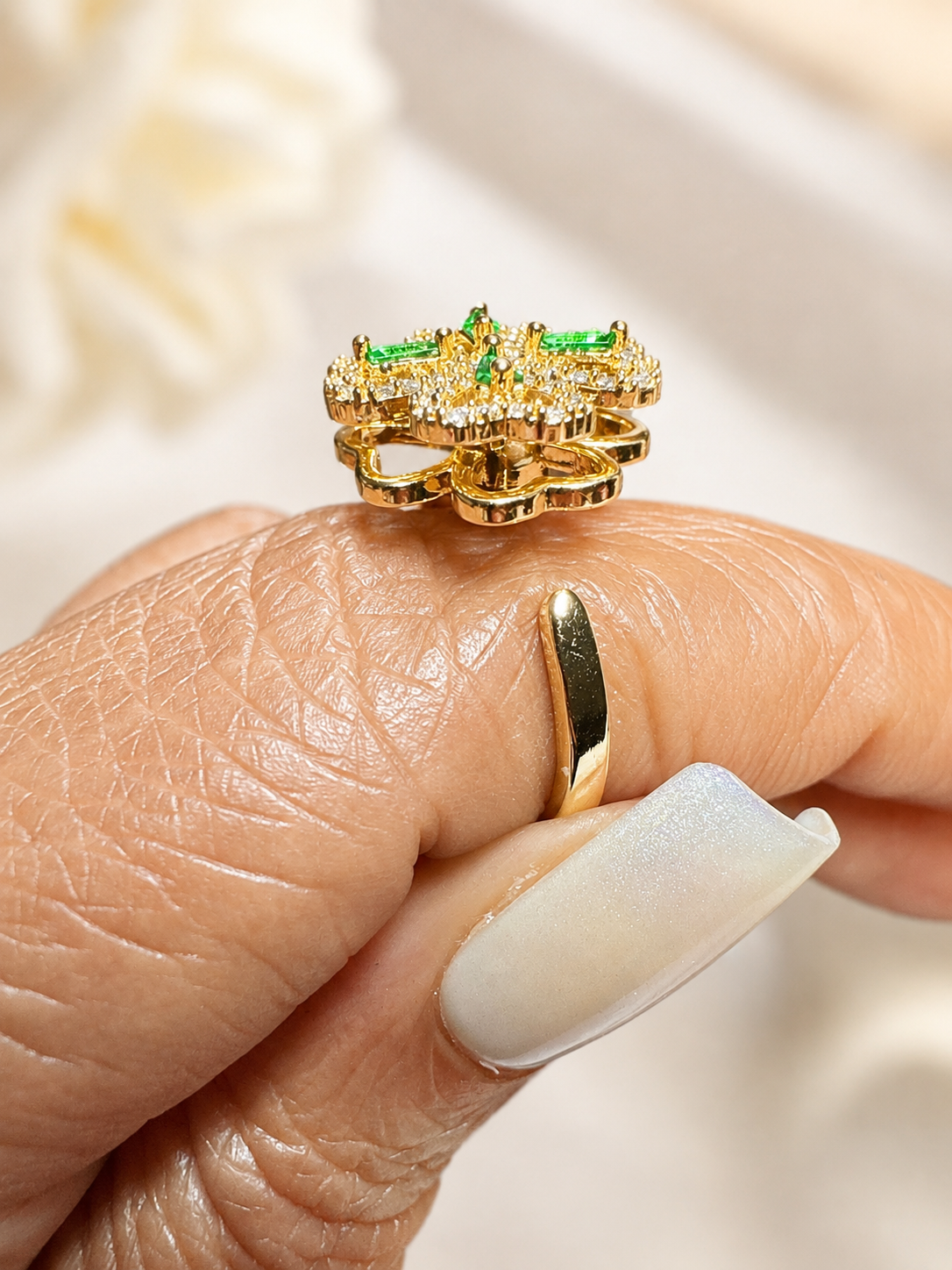 Emerald Clover Bloom Adjustable Spinner Ring